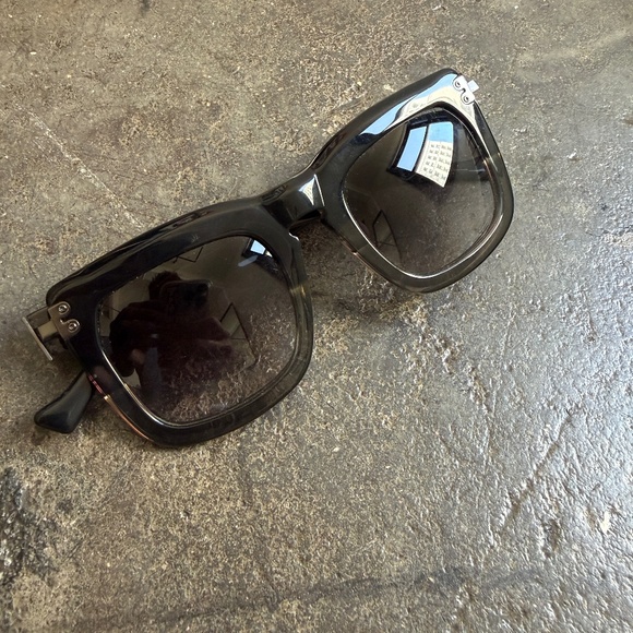 Grey Ant Blitz Sunglasses w/ Case - Picture 1 of 11